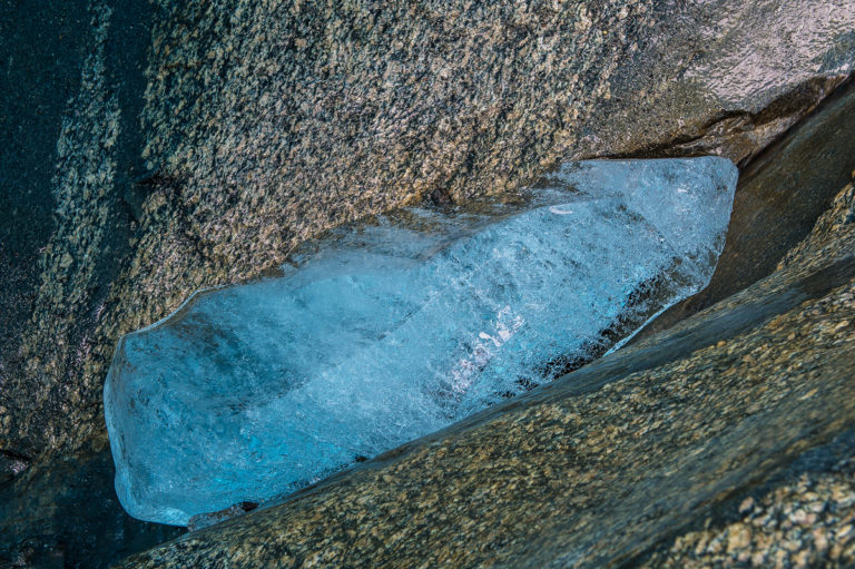 Eiskristall im Fels, Gletscher,Norwegen