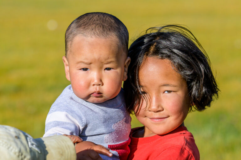 Playing children, Kirgistan