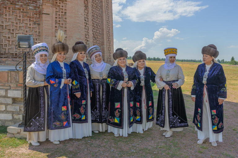 lady singers kirgistan 3
